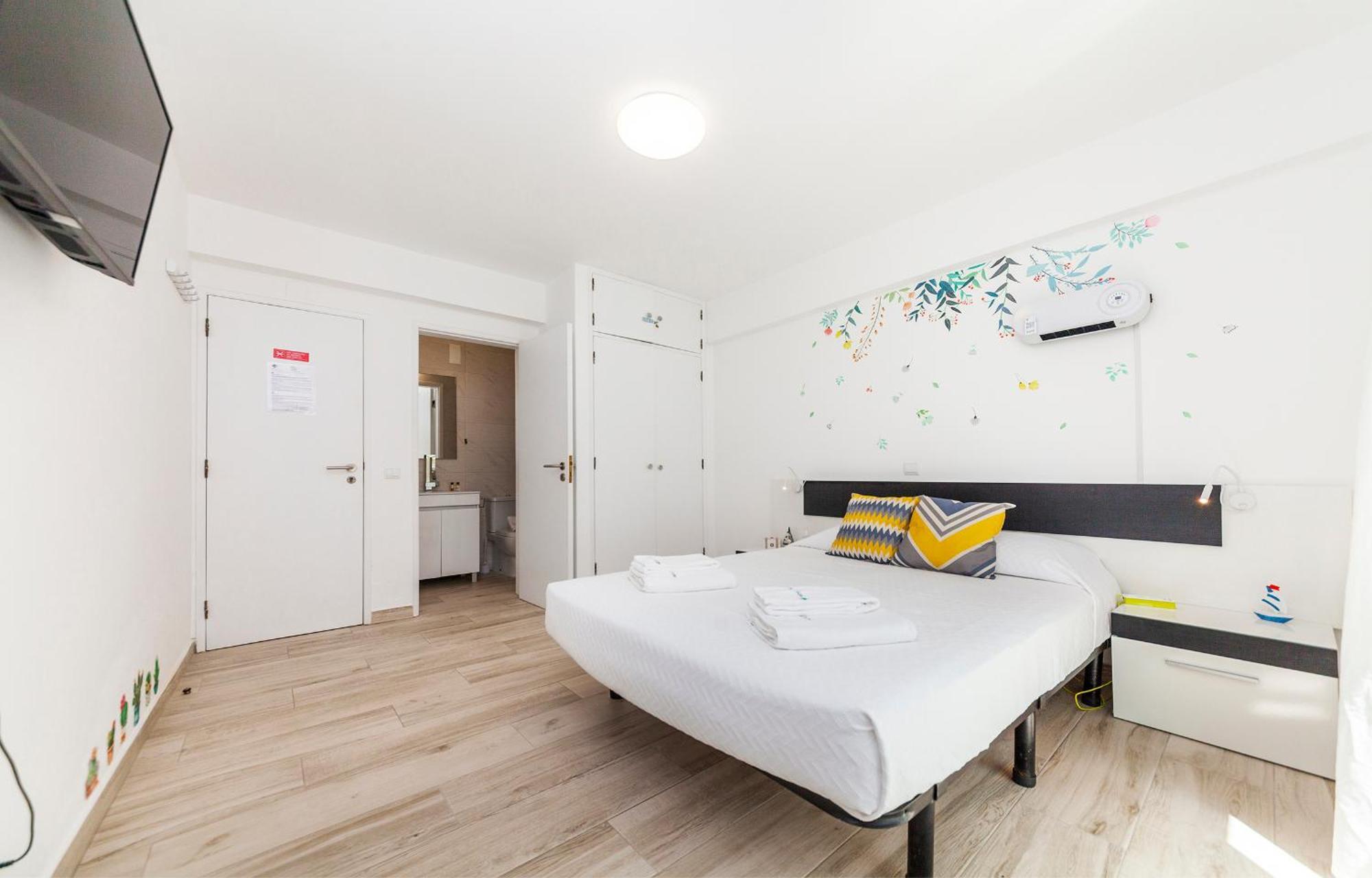 M - Martin & Tomas Guesthouse لاغوس الغرفة الصورة