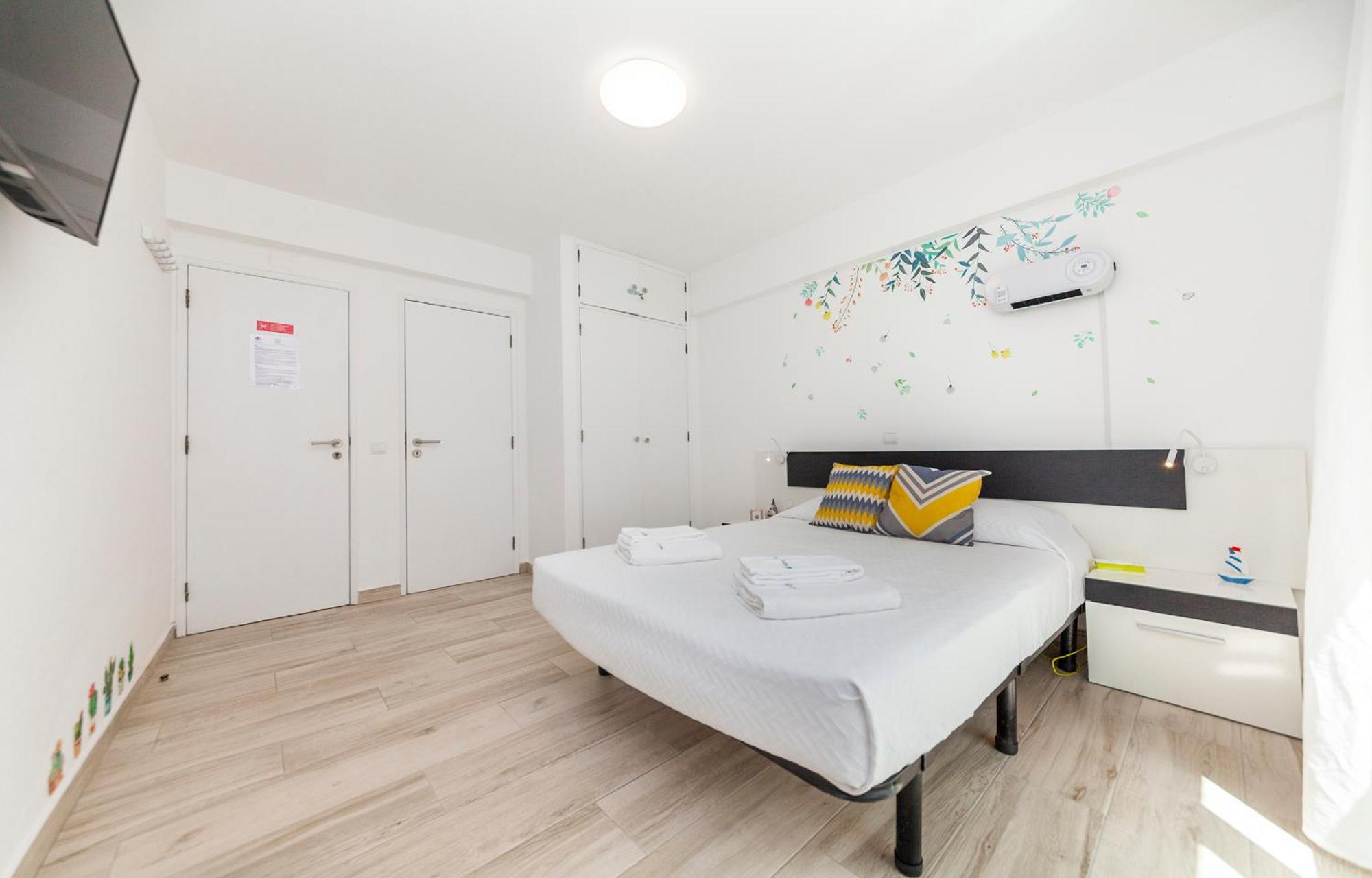 M - Martin & Tomas Guesthouse لاغوس الغرفة الصورة