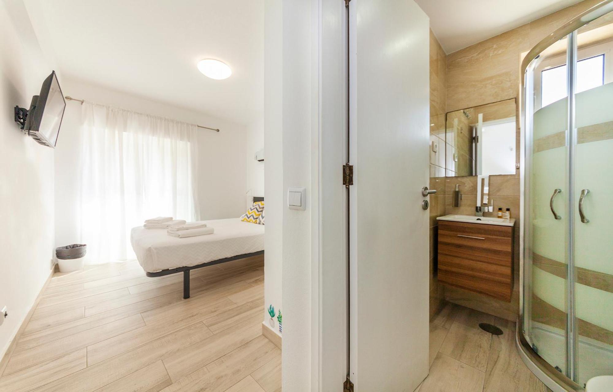 M - Martin & Tomas Guesthouse لاغوس الغرفة الصورة